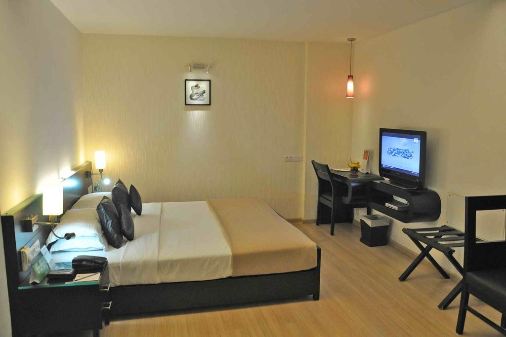 Comfort Inn Sunset Ahmedabad Exterior foto