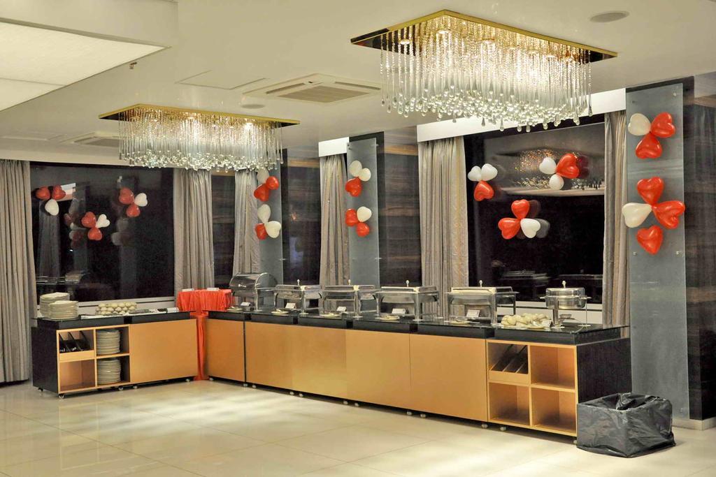 Comfort Inn Sunset Ahmedabad Exterior foto